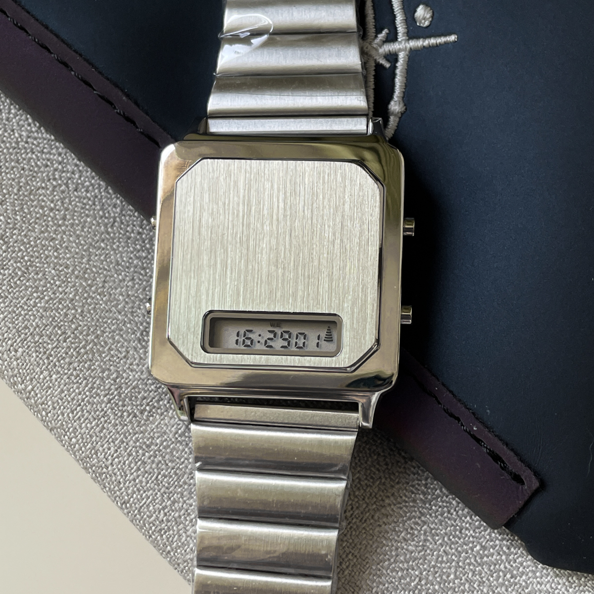CILOA2025 new square electroni – Luxury Watch Low Price recenzja i cena