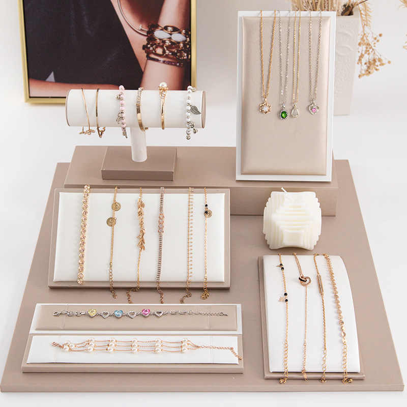 Leather Jewelry Stand Luxury M – Luxury Watch E Jewellery recenzja i cena