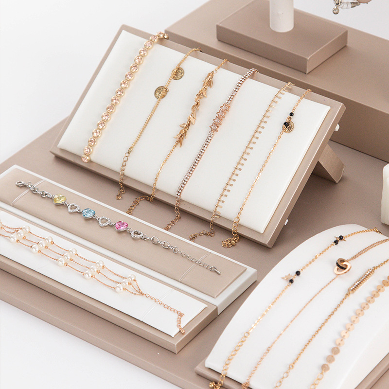 Leather Jewelry Stand Luxury M – Luxury Watch E Jewellery recenzja i cena