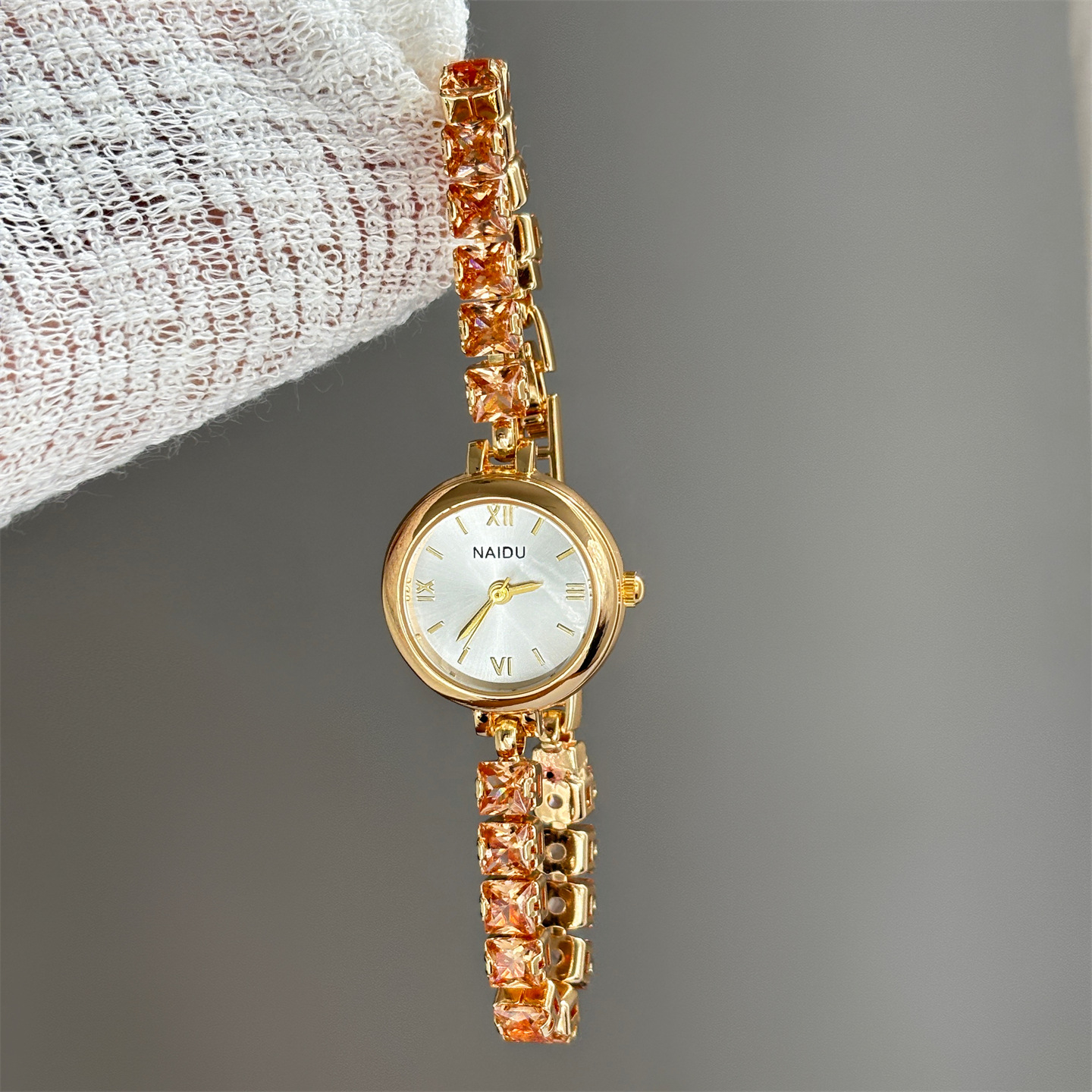 New Fashion Diamond-encrusted  – Luxury Watch Levels recenzja i cena