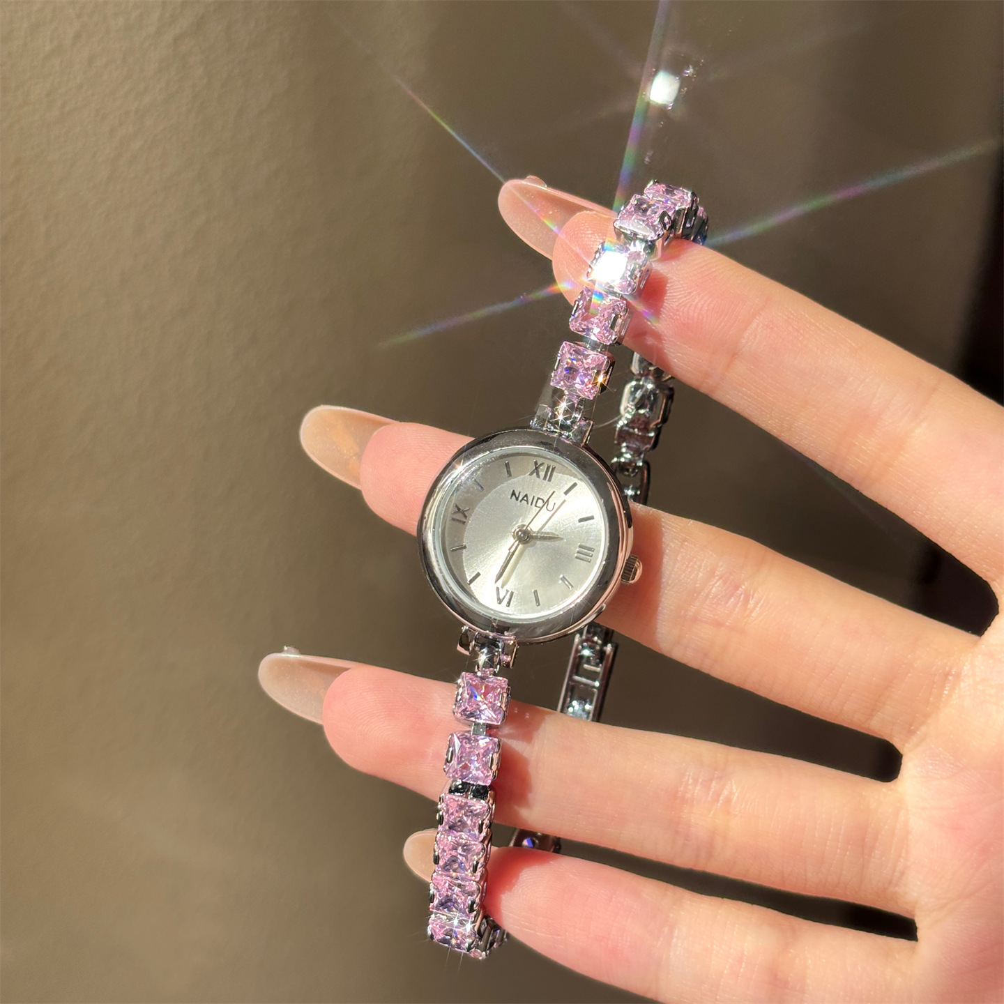 New Fashion Diamond-encrusted  – Luxury Watch Levels recenzja i cena